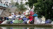 Le-camp-de-migrant-le-long-du-canal-Saint-Denis-a-Aubervilliers-380085.jpg