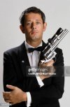 captain-paul-barril-laying-in-james-bond-en-france-à-paris-en-novembre-1984-paul-barril.jpg