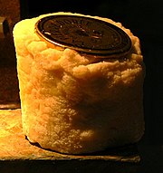 180px-Pierre_doree.jpg