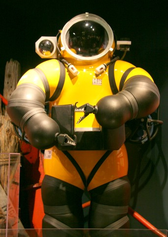 Deep_Sea_Diving_Suit.jpg