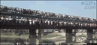 India-crowded-train.gif