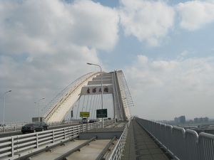 Lupu-Bridge-03.JPG