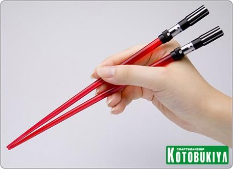 cool-star-wars-lightsaber-chopsticks.jpg